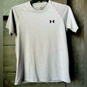 Men’s Under Armour Shirt 💪🏼